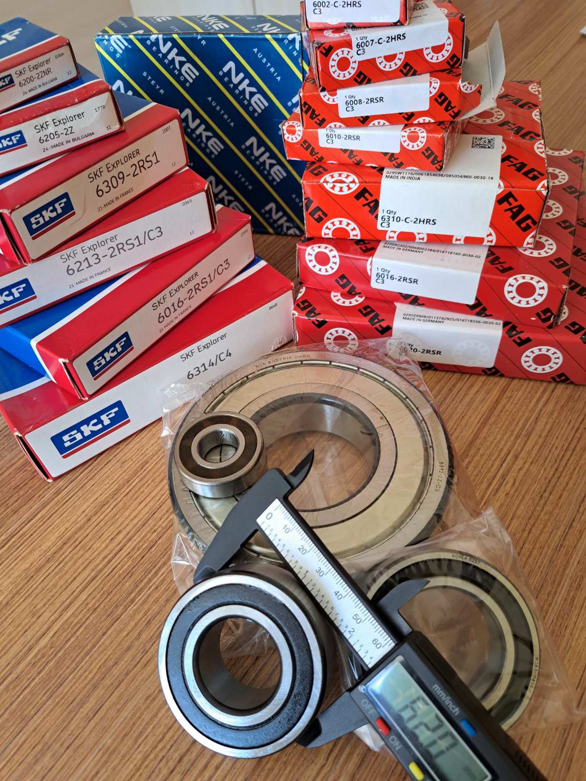 SKF, FAG, INA — оригинални лагери от склада на МАКАЯ ЕООД в Плевен с дигитален шублер